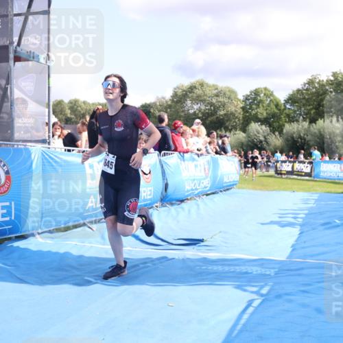 25.08.2024 - Elbe Triathlon Hamburg H.Heesch http://msf.ph/oto/6870264 25.08.2024 11:58:22 Ziel 512, 1645, 1658 meine-sportfotos.de