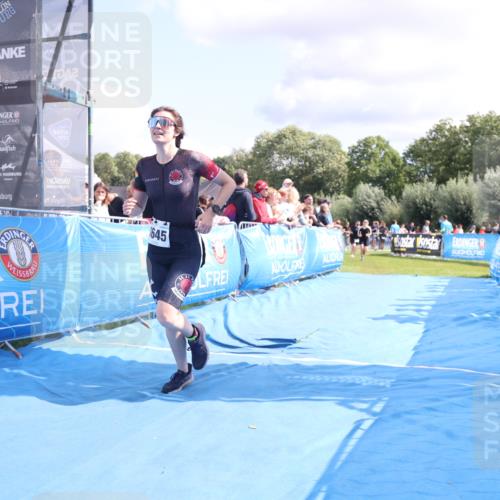 25.08.2024 - Elbe Triathlon Hamburg H.Heesch http://msf.ph/oto/6870269 25.08.2024 11:58:22 Ziel 512, 1645, 1658 meine-sportfotos.de