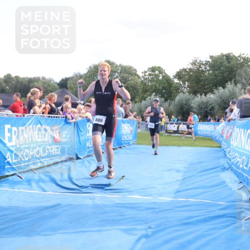 25.08.2024 - Elbe Triathlon Hamburg H.Heesch http://msf.ph/oto/6870275 25.08.2024 11:35:20 Ziel 352, 463, 686, 713 meine-sportfotos.de
