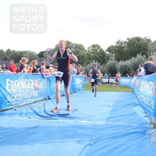 25.08.2024 - Elbe Triathlon Hamburg H.Heesch http://msf.ph/oto/6870281 25.08.2024 11:35:20 Ziel 352, 463, 686, 713 meine-sportfotos.de