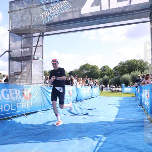 25.08.2024 - Elbe Triathlon Hamburg H.Heesch http://msf.ph/oto/6870292 25.08.2024 11:08:30 Ziel 228, 602 meine-sportfotos.de