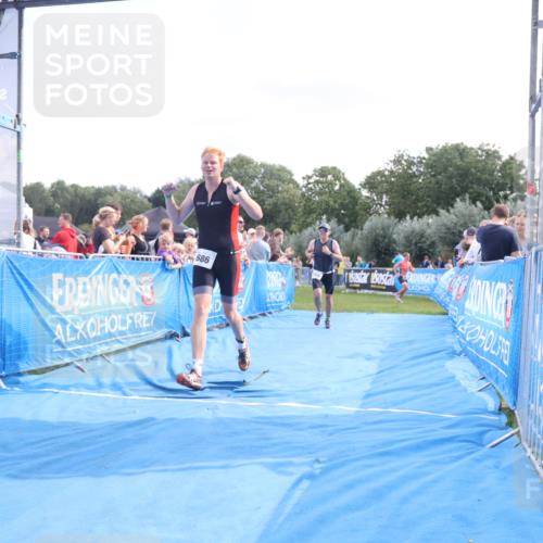 25.08.2024 - Elbe Triathlon Hamburg H.Heesch http://msf.ph/oto/6870299 25.08.2024 11:35:20 Ziel 352, 463, 686, 713 meine-sportfotos.de