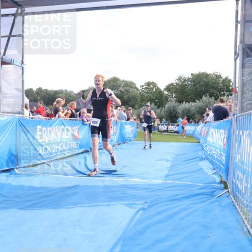 25.08.2024 - Elbe Triathlon Hamburg H.Heesch http://msf.ph/oto/6870309 25.08.2024 11:35:20 Ziel 352, 463, 686, 713 meine-sportfotos.de