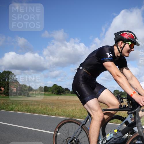 25.08.2024 - Elbe Triathlon Hamburg Fuchs,  Jonas http://msf.ph/oto/6870318 25.08.2024 10:27:18 Radfahren 562, 669, 589, 542 meine-sportfotos.de