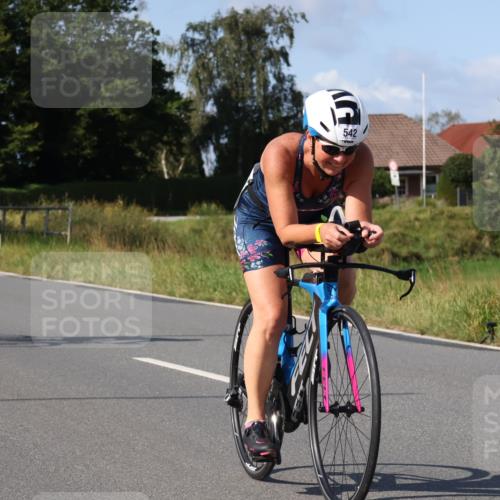 25.08.2024 - Elbe Triathlon Hamburg Fuchs,  Jonas http://msf.ph/oto/6870335 25.08.2024 10:27:25 Radfahren 542, 494, 710 meine-sportfotos.de