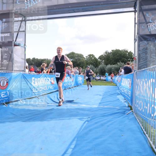 25.08.2024 - Elbe Triathlon Hamburg H.Heesch http://msf.ph/oto/6870341 25.08.2024 11:35:21 Ziel 352, 686, 713 meine-sportfotos.de