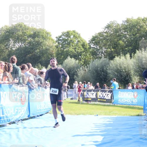 25.08.2024 - Elbe Triathlon Hamburg H.Heesch http://msf.ph/oto/6870343 25.08.2024 11:08:34 Ziel 228, 602 meine-sportfotos.de