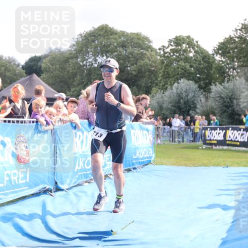 25.08.2024 - Elbe Triathlon Hamburg H.Heesch http://msf.ph/oto/6870355 25.08.2024 11:35:22 Ziel 352, 686, 713 meine-sportfotos.de