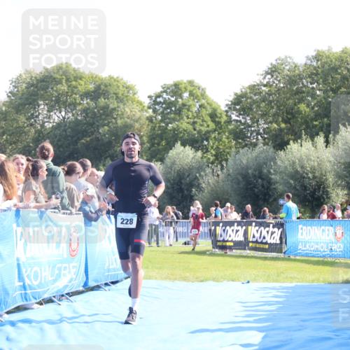 25.08.2024 - Elbe Triathlon Hamburg H.Heesch http://msf.ph/oto/6870382 25.08.2024 11:08:34 Ziel 228, 602 meine-sportfotos.de