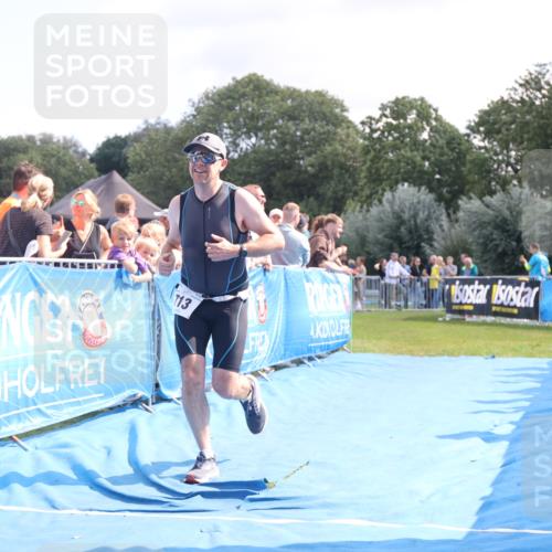 25.08.2024 - Elbe Triathlon Hamburg H.Heesch http://msf.ph/oto/6870398 25.08.2024 11:35:22 Ziel 352, 686, 713 meine-sportfotos.de