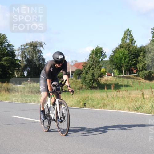 25.08.2024 - Elbe Triathlon Hamburg Fuchs,  Jonas http://msf.ph/oto/6870410 25.08.2024 10:27:31 Radfahren 494, 710, 579, 545 meine-sportfotos.de