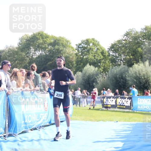 25.08.2024 - Elbe Triathlon Hamburg H.Heesch http://msf.ph/oto/6870422 25.08.2024 11:08:34 Ziel 228, 602 meine-sportfotos.de