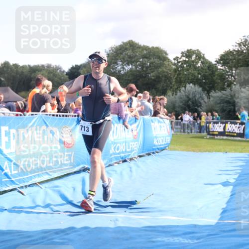 25.08.2024 - Elbe Triathlon Hamburg H.Heesch http://msf.ph/oto/6870426 25.08.2024 11:35:22 Ziel 352, 686, 713 meine-sportfotos.de