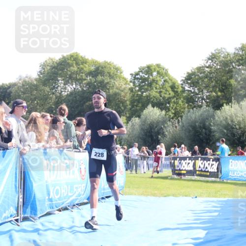 25.08.2024 - Elbe Triathlon Hamburg H.Heesch http://msf.ph/oto/6870429 25.08.2024 11:08:34 Ziel 228, 602 meine-sportfotos.de