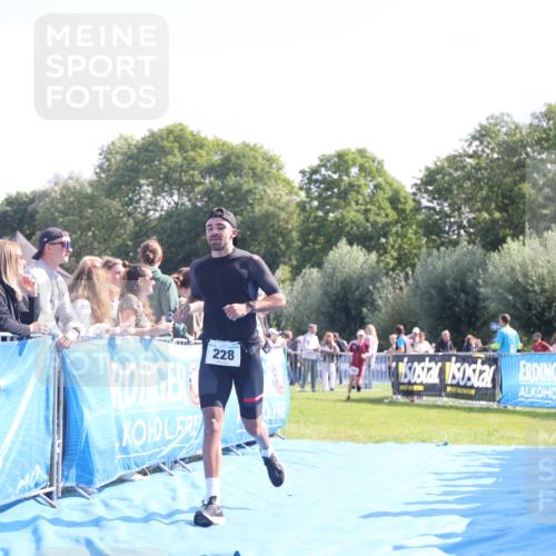 25.08.2024 - Elbe Triathlon Hamburg H.Heesch http://msf.ph/oto/6870438 25.08.2024 11:08:34 Ziel 228, 602 meine-sportfotos.de