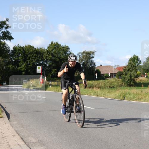 25.08.2024 - Elbe Triathlon Hamburg Fuchs,  Jonas http://msf.ph/oto/6870440 25.08.2024 10:27:33 Radfahren 710, 579, 545 meine-sportfotos.de