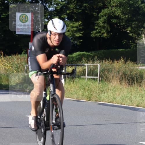 25.08.2024 - Elbe Triathlon Hamburg Fuchs,  Jonas http://msf.ph/oto/6870448 25.08.2024 09:34:10 Radfahren 245, 314, 159 meine-sportfotos.de