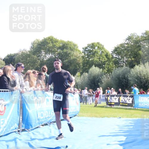 25.08.2024 - Elbe Triathlon Hamburg H.Heesch http://msf.ph/oto/6870450 25.08.2024 11:08:34 Ziel 228, 602 meine-sportfotos.de