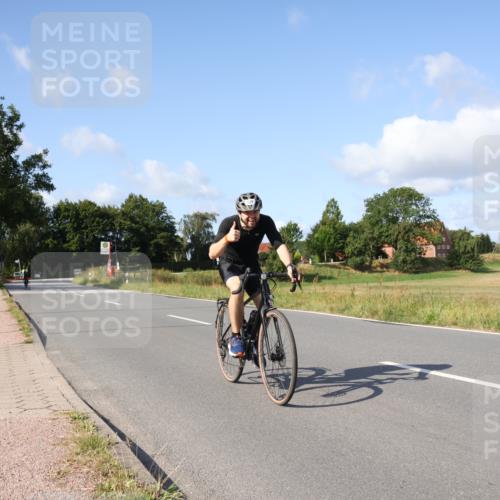 25.08.2024 - Elbe Triathlon Hamburg Fuchs,  Jonas http://msf.ph/oto/6870451 25.08.2024 10:27:34 Radfahren 710, 579, 545 meine-sportfotos.de
