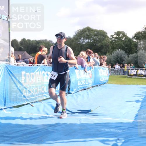 25.08.2024 - Elbe Triathlon Hamburg H.Heesch http://msf.ph/oto/6870455 25.08.2024 11:35:23 Ziel 352, 686, 713 meine-sportfotos.de