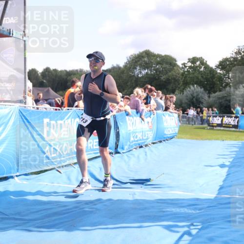 25.08.2024 - Elbe Triathlon Hamburg H.Heesch http://msf.ph/oto/6870461 25.08.2024 11:35:23 Ziel 352, 686, 713 meine-sportfotos.de