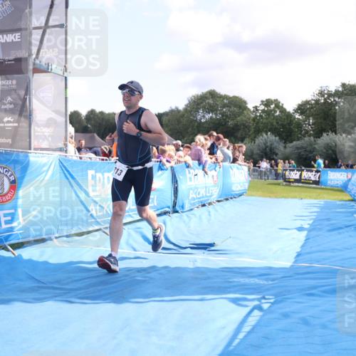 25.08.2024 - Elbe Triathlon Hamburg H.Heesch http://msf.ph/oto/6870477 25.08.2024 11:35:23 Ziel 352, 686, 713 meine-sportfotos.de