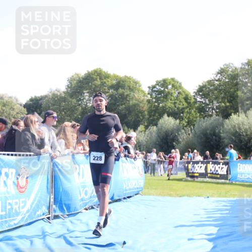 25.08.2024 - Elbe Triathlon Hamburg H.Heesch http://msf.ph/oto/6870478 25.08.2024 11:08:34 Ziel 228, 602 meine-sportfotos.de