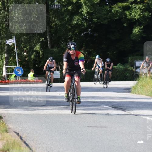 25.08.2024 - Elbe Triathlon Hamburg Fuchs,  Jonas http://msf.ph/oto/6870482 25.08.2024 11:10:38 Radfahren 1571, 1521, 1707, 1718, 1715 meine-sportfotos.de