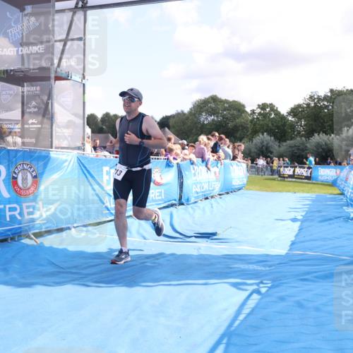 25.08.2024 - Elbe Triathlon Hamburg H.Heesch http://msf.ph/oto/6870486 25.08.2024 11:35:23 Ziel 352, 686, 713 meine-sportfotos.de