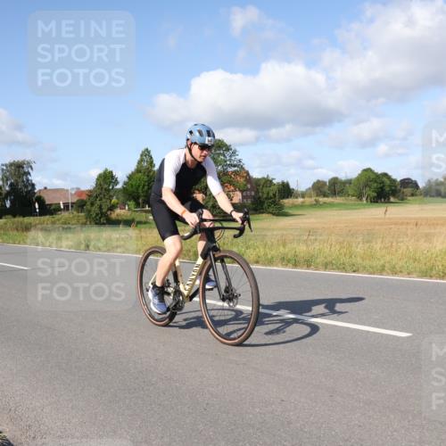 25.08.2024 - Elbe Triathlon Hamburg Fuchs,  Jonas http://msf.ph/oto/6870529 25.08.2024 10:27:43 Radfahren 545, 641 meine-sportfotos.de