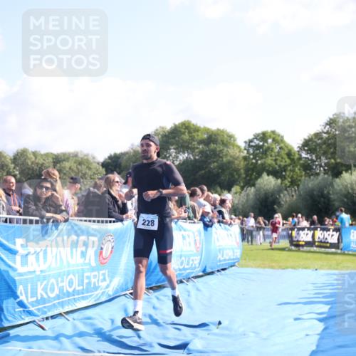 25.08.2024 - Elbe Triathlon Hamburg H.Heesch http://msf.ph/oto/6870530 25.08.2024 11:08:35 Ziel 228, 602 meine-sportfotos.de