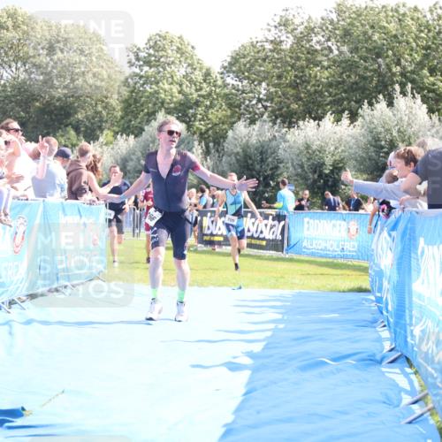 25.08.2024 - Elbe Triathlon Hamburg H.Heesch http://msf.ph/oto/6870555 25.08.2024 11:36:04 Ziel 530, 695, 705, 766 meine-sportfotos.de