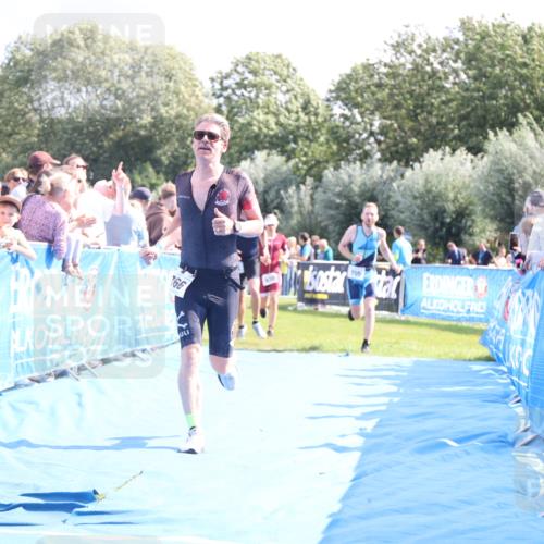 25.08.2024 - Elbe Triathlon Hamburg H.Heesch http://msf.ph/oto/6870561 25.08.2024 11:36:05 Ziel 530, 695, 705, 766 meine-sportfotos.de