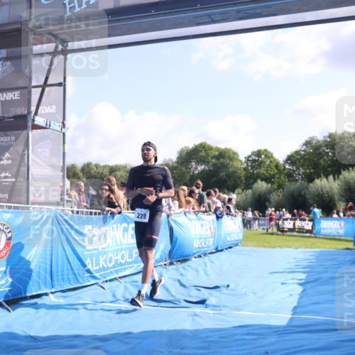 25.08.2024 - Elbe Triathlon Hamburg H.Heesch http://msf.ph/oto/6870571 25.08.2024 11:08:35 Ziel 228, 602 meine-sportfotos.de