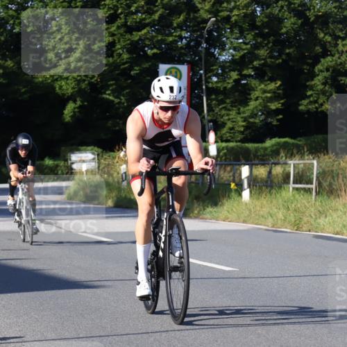 25.08.2024 - Elbe Triathlon Hamburg Fuchs,  Jonas http://msf.ph/oto/6870582 25.08.2024 09:34:33 Radfahren 232, 424, 344 meine-sportfotos.de