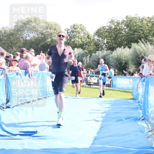 25.08.2024 - Elbe Triathlon Hamburg H.Heesch http://msf.ph/oto/6870589 25.08.2024 11:36:05 Ziel 530, 695, 705, 766 meine-sportfotos.de