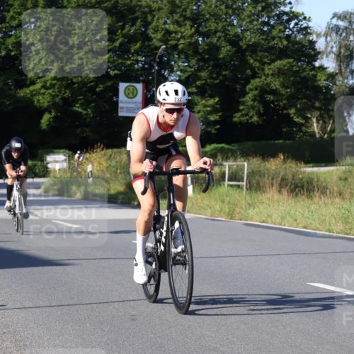 25.08.2024 - Elbe Triathlon Hamburg Fuchs,  Jonas http://msf.ph/oto/6870590 25.08.2024 09:34:33 Radfahren 232, 424, 344 meine-sportfotos.de
