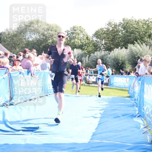 25.08.2024 - Elbe Triathlon Hamburg H.Heesch http://msf.ph/oto/6870598 25.08.2024 11:36:05 Ziel 530, 695, 705, 766 meine-sportfotos.de