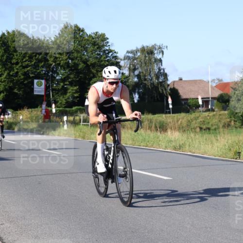25.08.2024 - Elbe Triathlon Hamburg Fuchs,  Jonas http://msf.ph/oto/6870600 25.08.2024 09:34:33 Radfahren 232, 424, 344 meine-sportfotos.de