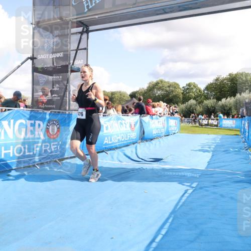 25.08.2024 - Elbe Triathlon Hamburg H.Heesch http://msf.ph/oto/6870625 25.08.2024 11:58:31 Ziel 476, 512 meine-sportfotos.de