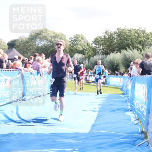 25.08.2024 - Elbe Triathlon Hamburg H.Heesch http://msf.ph/oto/6870640 25.08.2024 11:36:05 Ziel 530, 695, 705, 766 meine-sportfotos.de