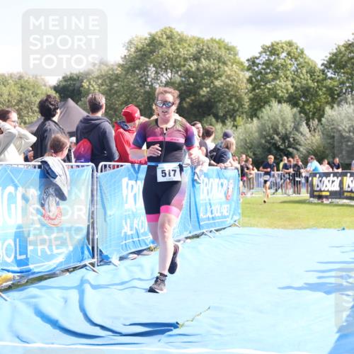 25.08.2024 - Elbe Triathlon Hamburg H.Heesch http://msf.ph/oto/6870678 25.08.2024 11:58:41 Ziel 517, 543, 1714 meine-sportfotos.de