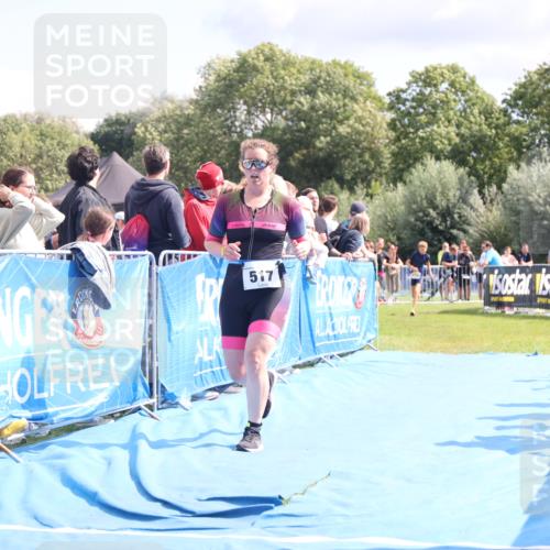 25.08.2024 - Elbe Triathlon Hamburg H.Heesch http://msf.ph/oto/6870686 25.08.2024 11:58:41 Ziel 517, 543, 1714 meine-sportfotos.de