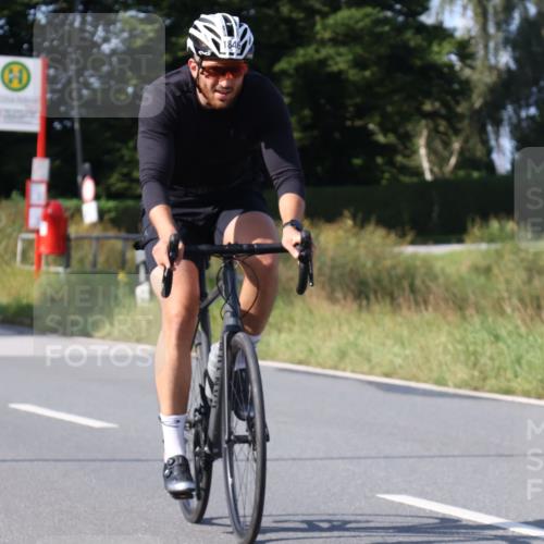 25.08.2024 - Elbe Triathlon Hamburg Fuchs,  Jonas http://msf.ph/oto/6870691 25.08.2024 10:28:21 Radfahren 1846 meine-sportfotos.de