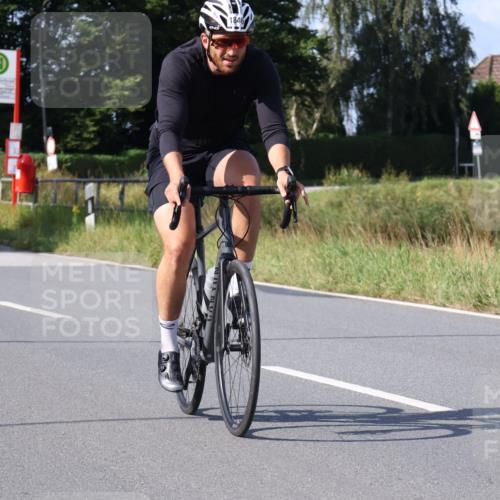 25.08.2024 - Elbe Triathlon Hamburg Fuchs,  Jonas http://msf.ph/oto/6870694 25.08.2024 10:28:21 Radfahren 1846 meine-sportfotos.de