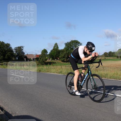 25.08.2024 - Elbe Triathlon Hamburg Fuchs,  Jonas http://msf.ph/oto/6870707 25.08.2024 09:34:41 Radfahren 344, 203, 265 meine-sportfotos.de