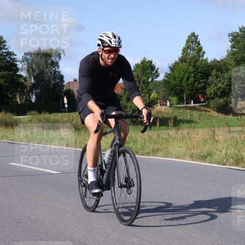 25.08.2024 - Elbe Triathlon Hamburg Fuchs,  Jonas http://msf.ph/oto/6870709 25.08.2024 10:28:22 Radfahren 1846 meine-sportfotos.de