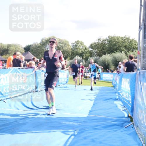 25.08.2024 - Elbe Triathlon Hamburg H.Heesch http://msf.ph/oto/6870722 25.08.2024 11:36:06 Ziel 530, 695, 705, 766 meine-sportfotos.de