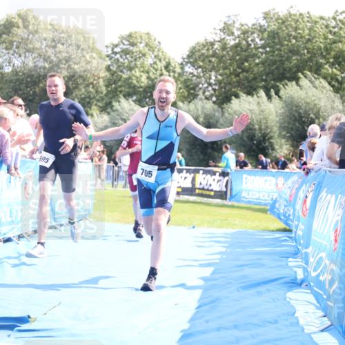 25.08.2024 - Elbe Triathlon Hamburg H.Heesch http://msf.ph/oto/6870742 25.08.2024 11:36:07 Ziel 530, 695, 705, 766 meine-sportfotos.de