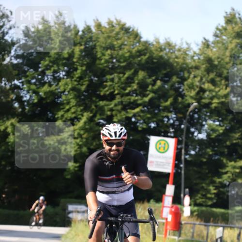 25.08.2024 - Elbe Triathlon Hamburg Fuchs,  Jonas http://msf.ph/oto/6870748 25.08.2024 10:28:31 Radfahren 527, 608 meine-sportfotos.de